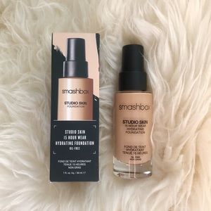 Smashbox studio skin foundation
